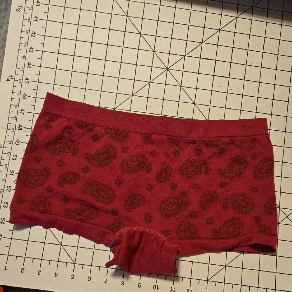 Secret Treasures Burgundy Paisley Boxer Briefs Size Large: C